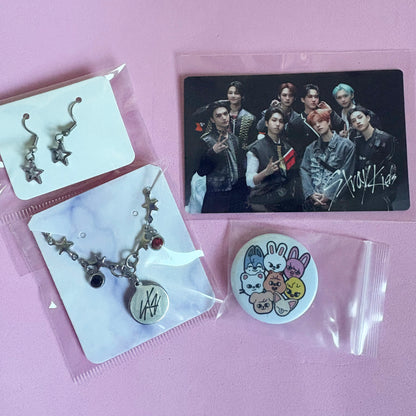 Lote merch (no oficial) temática Stray Kids